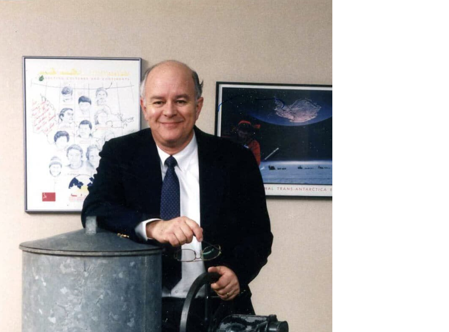 小馬克莫里斯獸醫師 Dr. Mark Morris Jr.